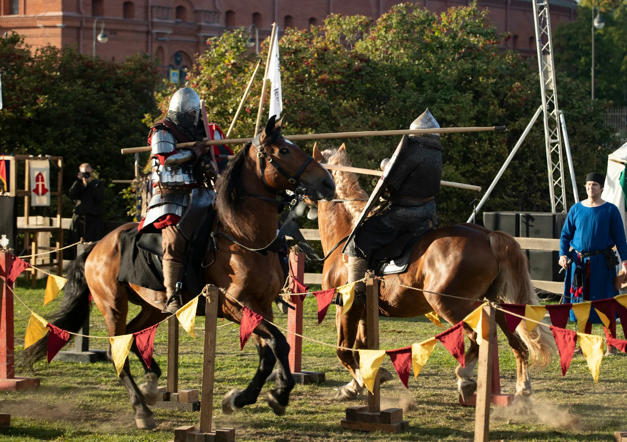 Competitive Jousting