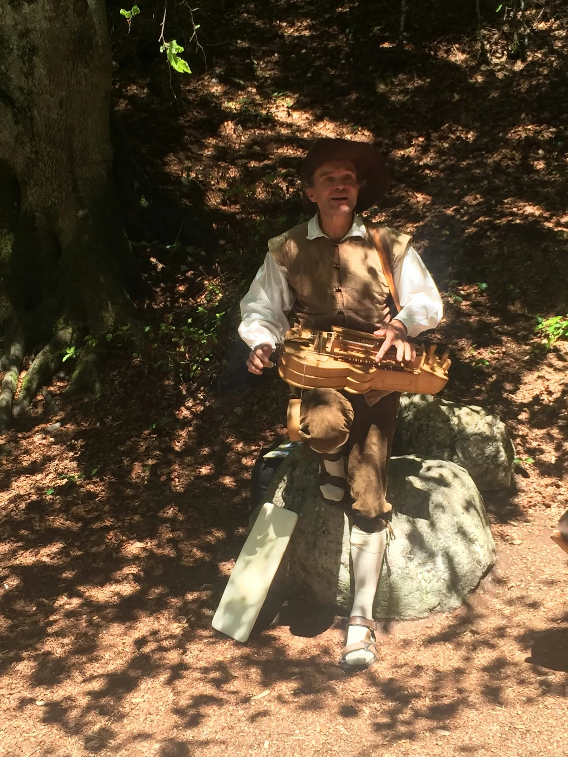 Folk musicians playing in the hall